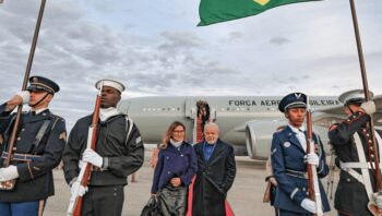 Lula quer avião presidencial maior e FAB cederá Airbus A330