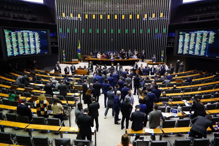 Câmara aprova texto-base do projeto do arcabouço fiscal