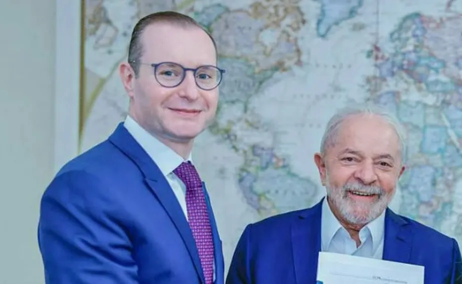 Lula diz a Alexandre de Moraes que indicará ministro do STF nesta semana e Zanin segue como preferido