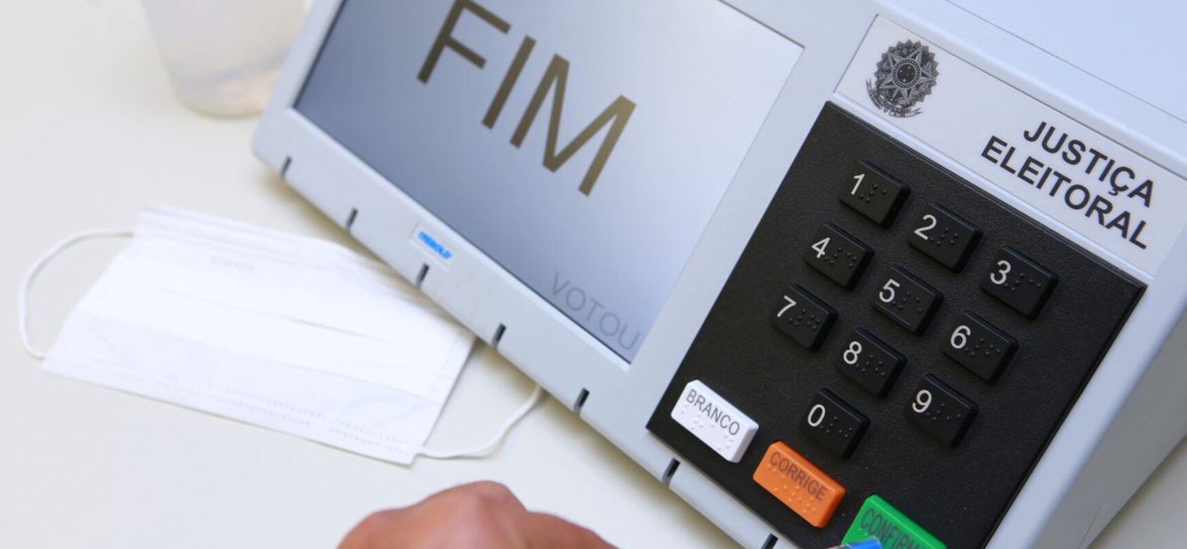 Maioria dos filiados a partidos no Brasil cursou até o ensino médio