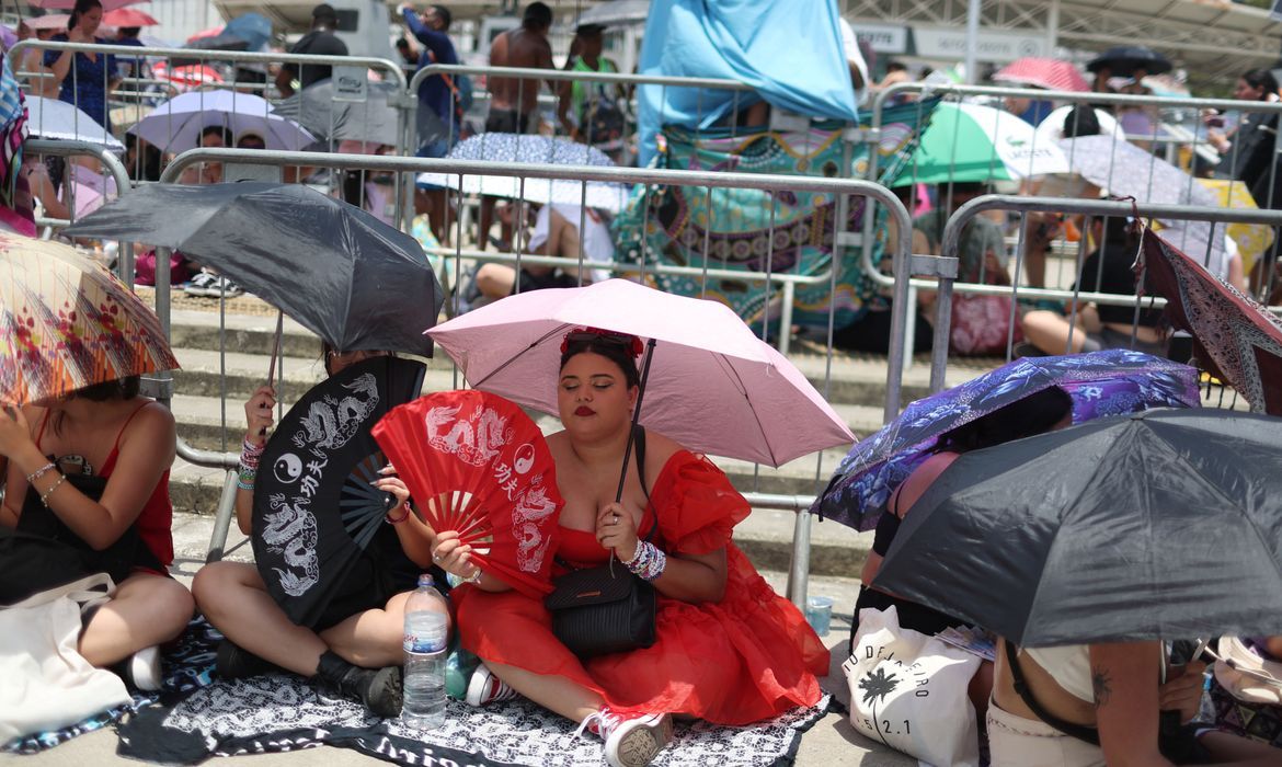 Taylor Swift adia show deste sábado por temperatura extrema no Rio