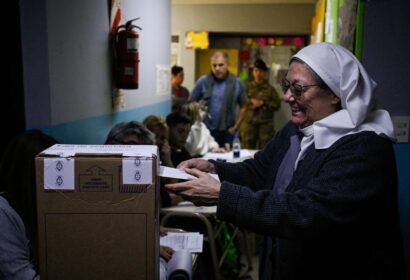 Argentinos começam a votar no segundo turno das eleições
