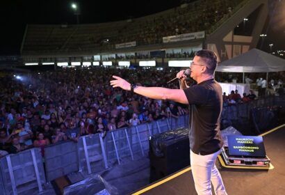 Prefeitura de Manaus homenageia servidores públicos com grande festa no sambódromo