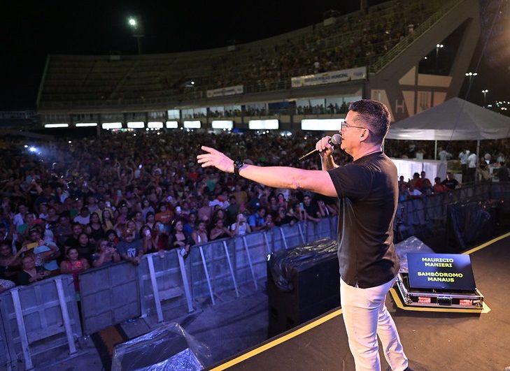 Prefeitura de Manaus homenageia servidores públicos com grande festa no sambódromo Prefeitura de Manaus homenageia servidores públicos com grande festa no sambódromo