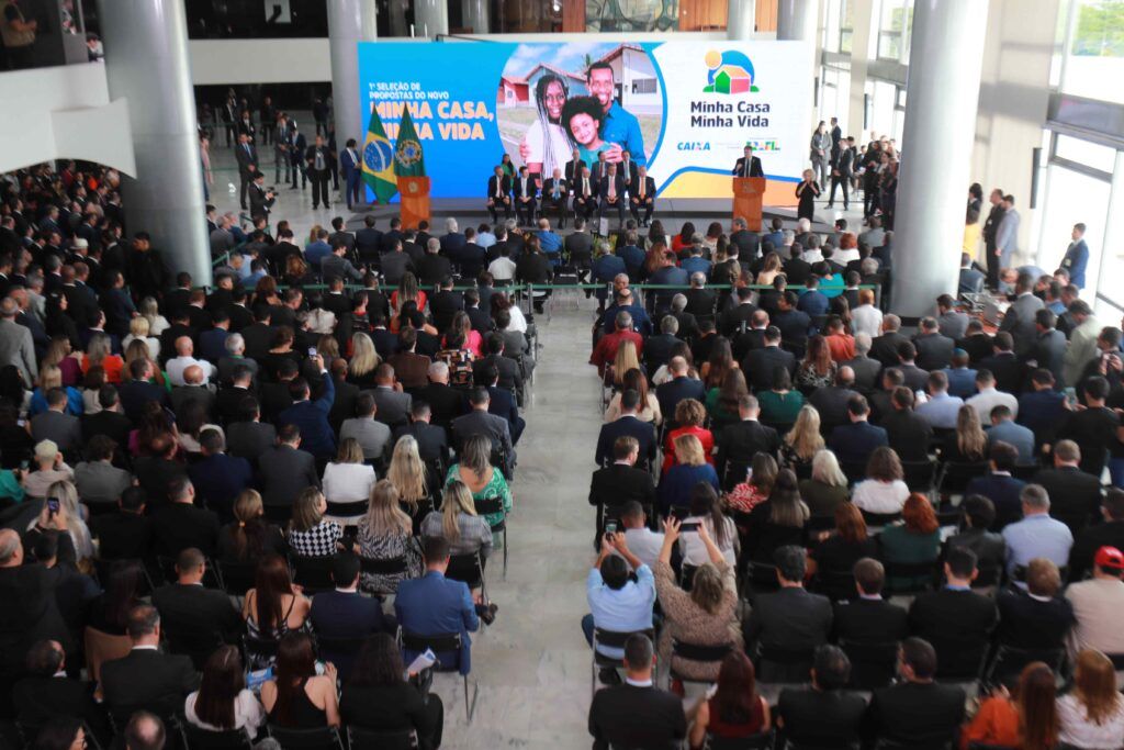 Wilson Lima anuncia subsídio de R$ 20 mil por unidade para financiamento de imóveis populares Wilson Lima anuncia subsídio de R$ 20 mil por unidade para financiamento de imóveis populares
