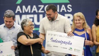 Wilson Lima reassenta mais 264 famílias da Sharp e Manaus 2000 e faz balanço do Amazonas Meu Lar