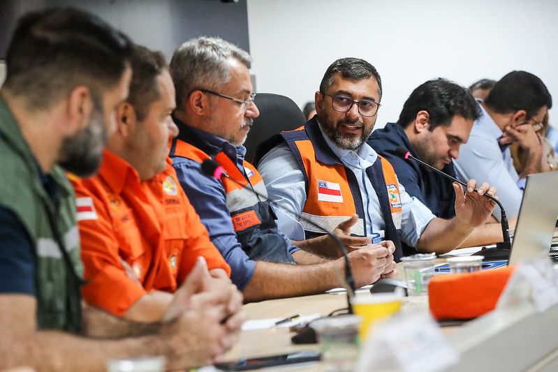 Wilson Lima anuncia antecipação do Auxílio Estadual de novembro e atualiza número de municípios que receberam ajuda humanitária nos últimos 30 dias