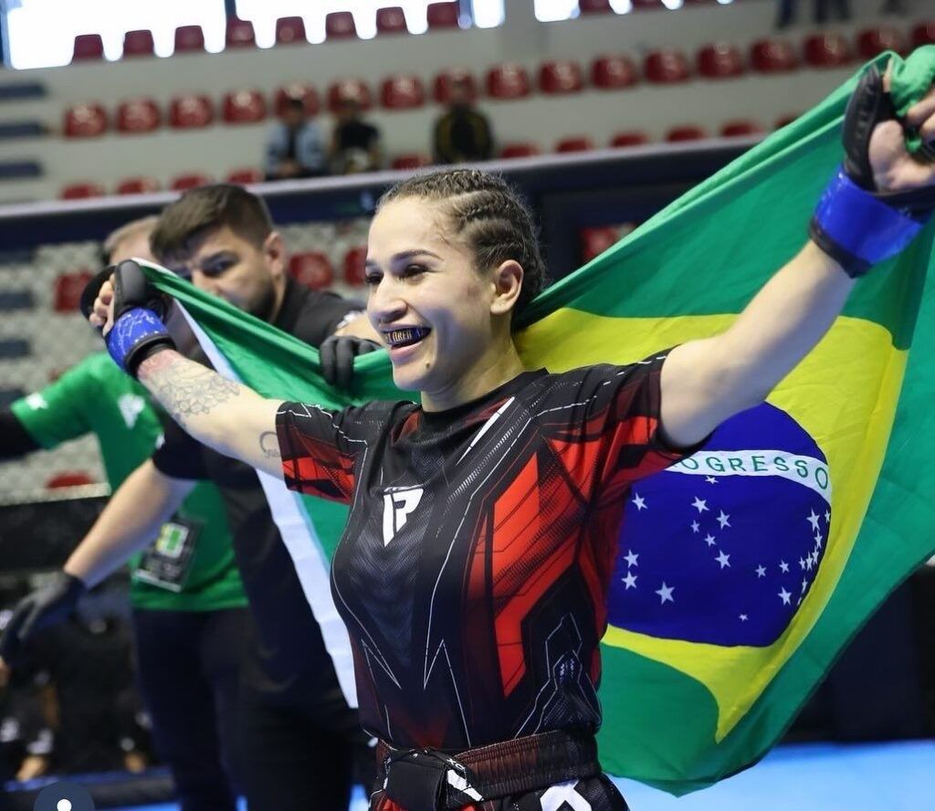 Atleta de Benjamin Constant é campeã mundial de MMA Atleta de Benjamin Constant é campeã mundial de MMA