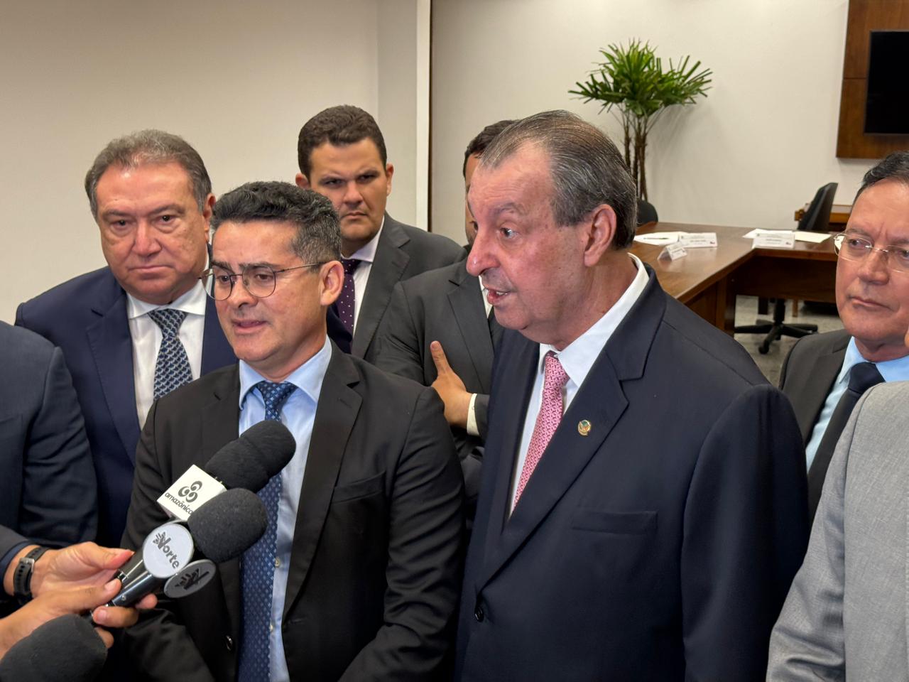 Após reunião com a bancada federal, David Almeida anuncia que Manaus receberá emendas para novos investimentos Após reunião com a bancada federal, David Almeida anuncia que Manaus receberá emendas para novos investimentos
