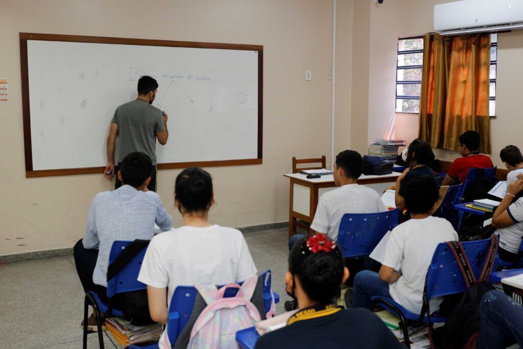 Secretaria de Educação abrirá inscrições para PSS com mais de 3,6 mil vagas para novos professores Secretaria de Educação abrirá inscrições para PSS com mais de 3,6 mil vagas para novos professores