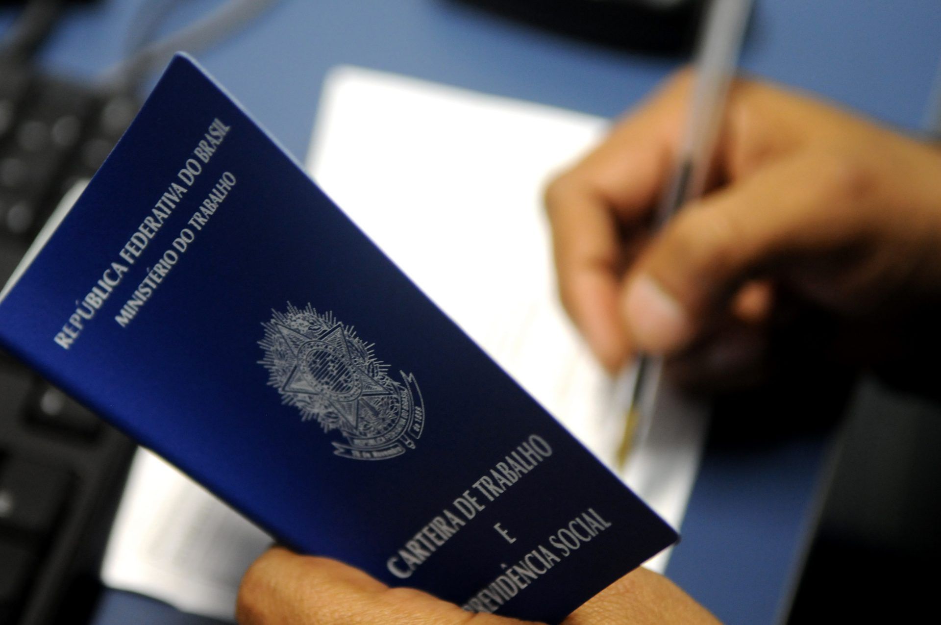 Também há postos exclusivos para pessoas com deficiência Foto: (Arquivo/ Agência Brasília)
Agências do trabalhador oferecem 215 vagas para vendedor e operador de caixa