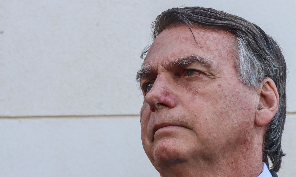 Foto: (Valter Campanato/Agência brasil) Após cirurgia, Bolsonaro tem quadro clínico estável, diz boletim