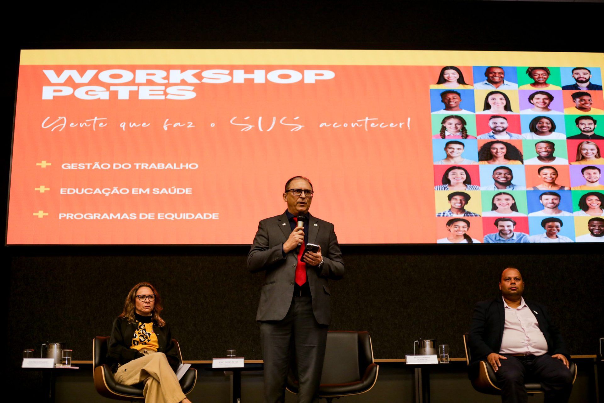 colaboradores-do-sus-discutem-