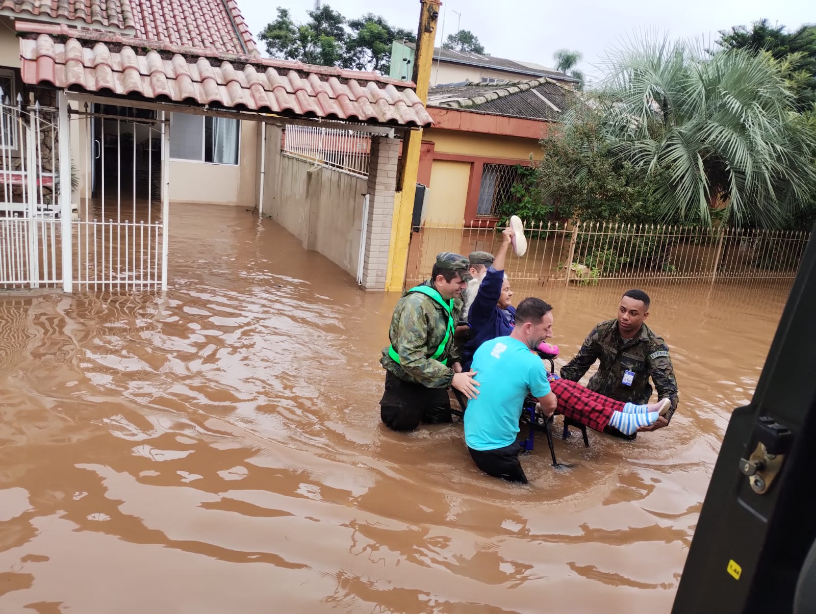 Força Aérea Brasileira faz Operação de Resgate no Rio Grande Sul