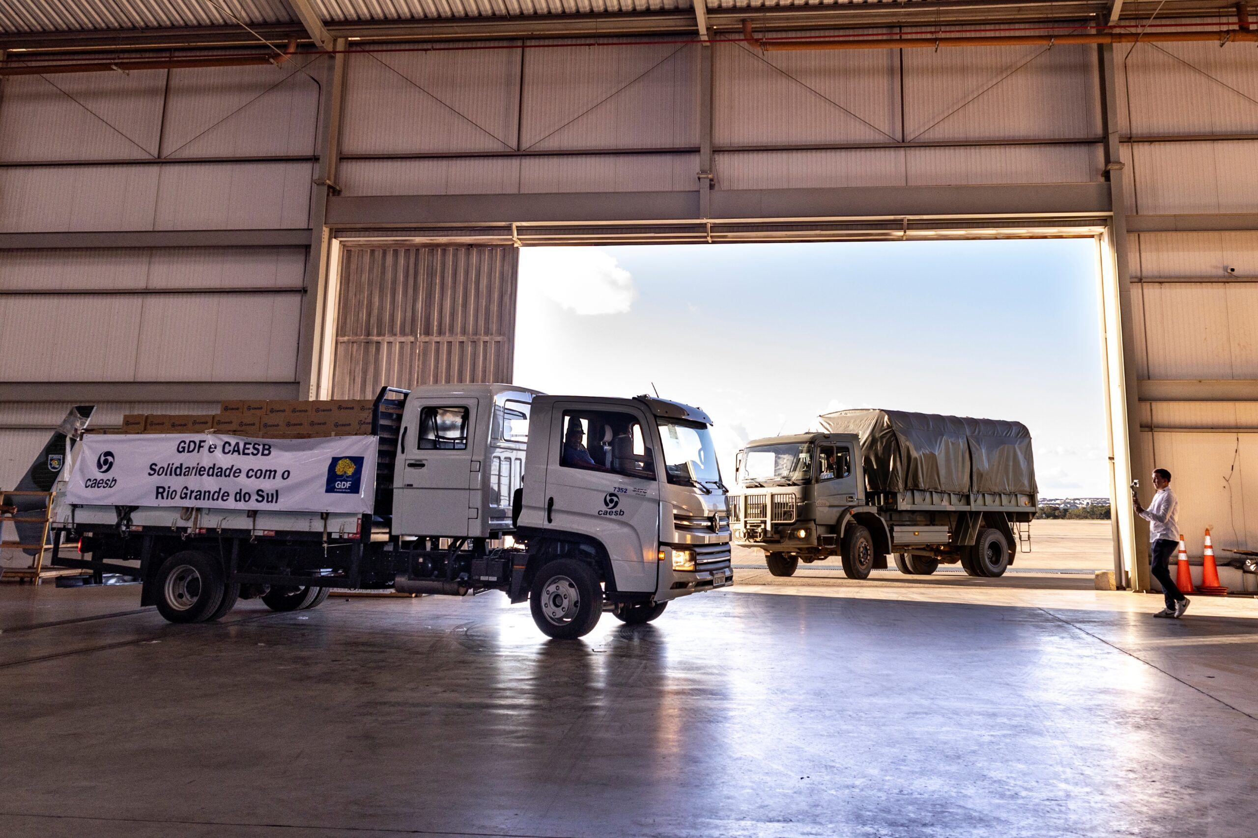 Foto: Cristiano Carvalho/Caesb GDF envia água potável e reúne doações para o Rio Grande do Sul
