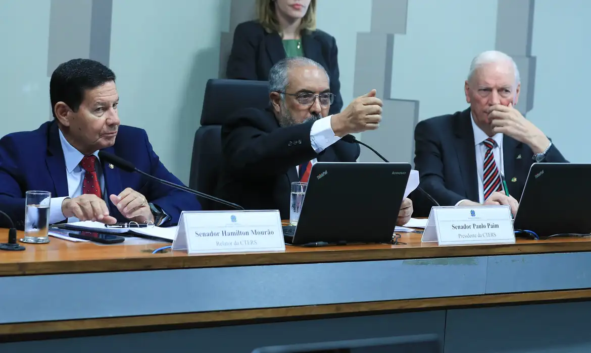 Foto: Lula Marques/Agência Brasil Paim cobra inclusão do governo federal em plano de Comissão sobre RS