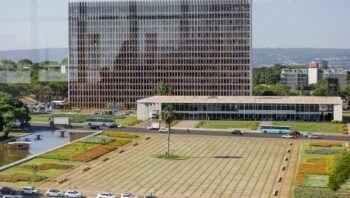 publicada-lei-que-altera-posse