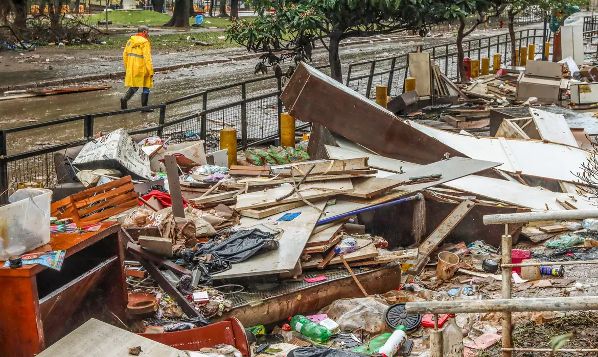 Foto: Rafa Neddermeyer/Agência Brasil RS: falta de estrutura dificulta cadastros no Auxílio Reconstrução