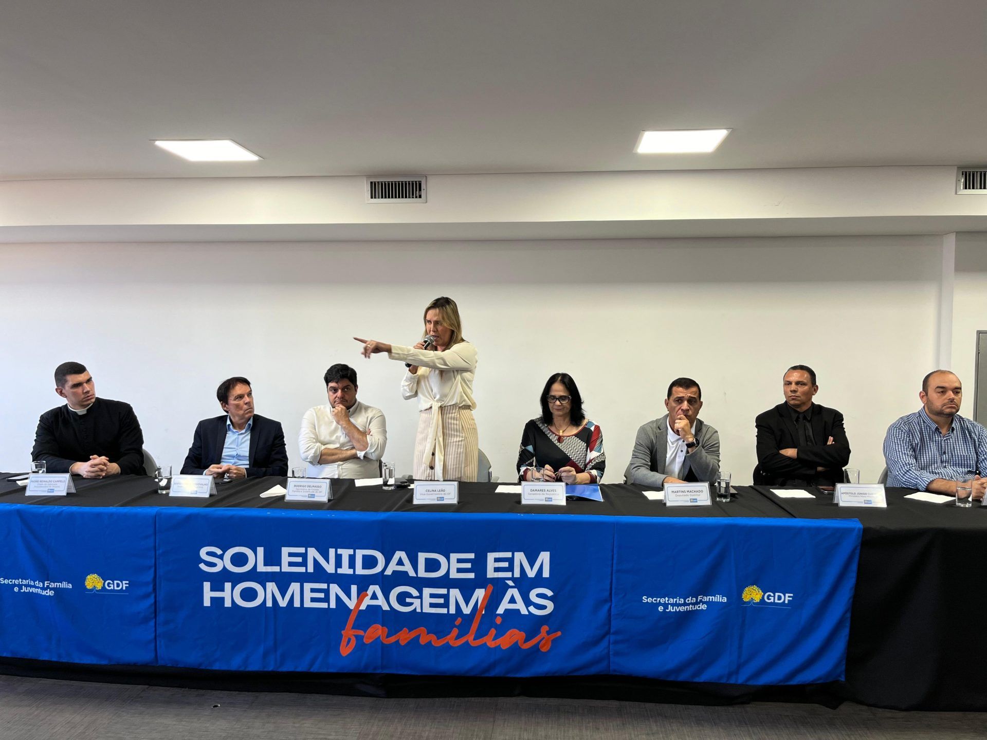 Solenidade faz homenagem em alusão ao Dia Internacional das Famílias