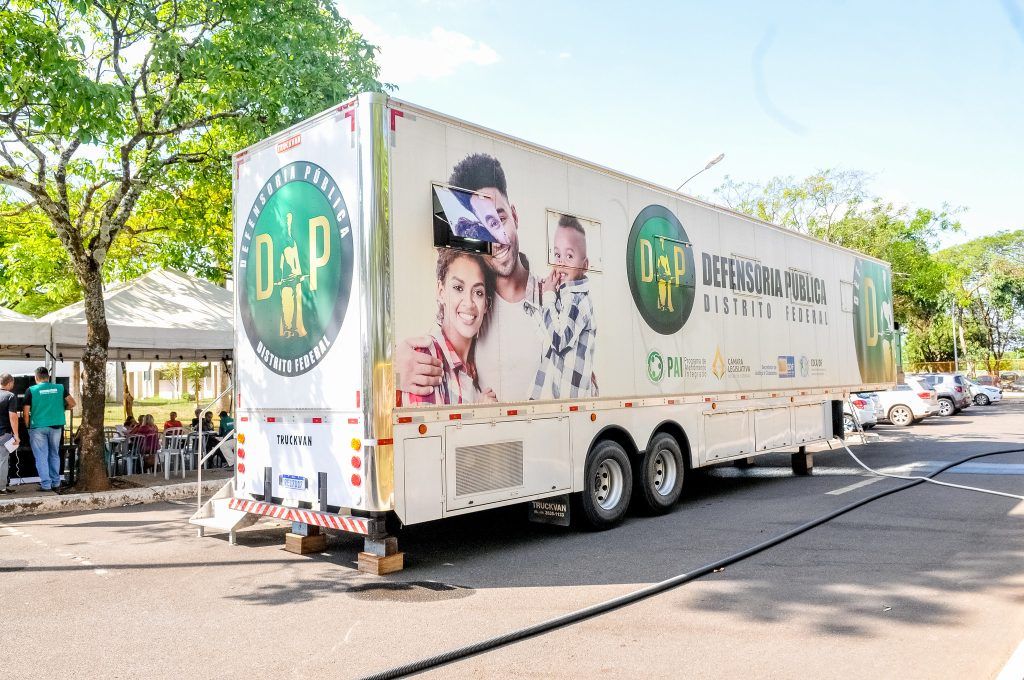 Unidade móvel da DPDF promove mutirão para cadastramento de tarifa social no Sol Nascente