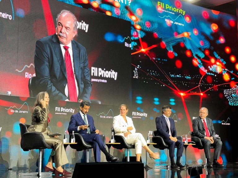 O anúncio foi feito pelo presidente da instituição, Aloizio Mercadante, durante o Fórum de Investimentos Prioridade 2024 (FII Priority)/Foto: Divulgação/Agência Gov
BNDES aumenta para 50% os dividendos pagos ao Tesouro Nacional