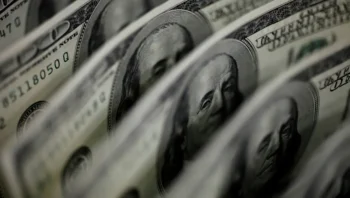 dolar-sobe-para-r-528-em-meio-