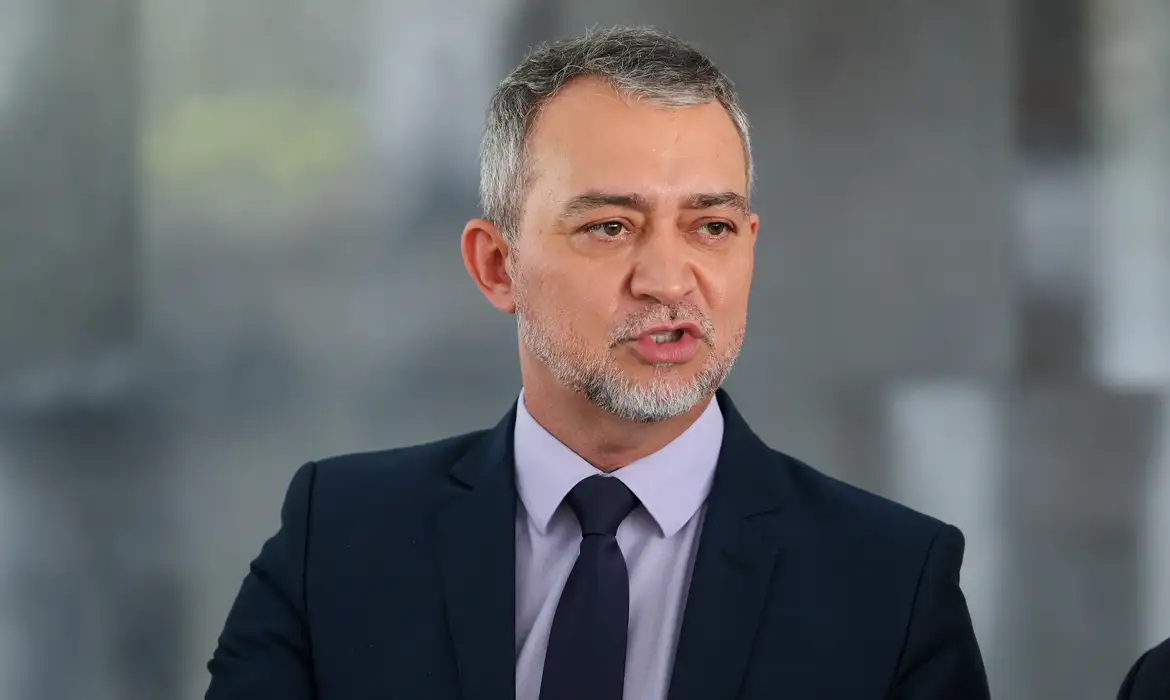 Foto: Fabio Rodrigues-Pozzebom/Agência Brasil Pequenos e grandes mercados receberão arroz importado pelo governo