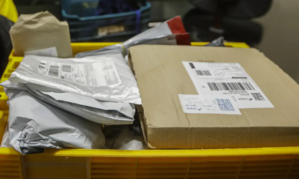 Relator exclui a taxação de compras internacionais de até US$ 50