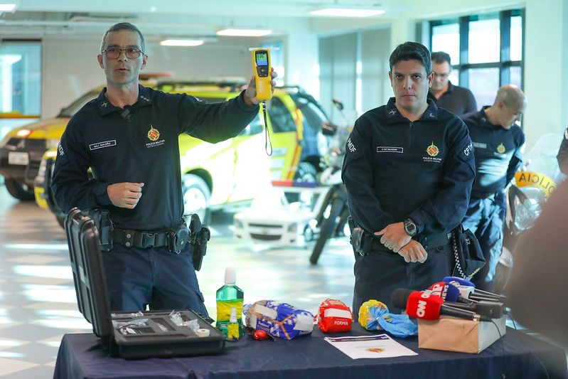 Comer pão de forma pode mesmo afetar o bafômetro? Polícia Militar do DF esclarece