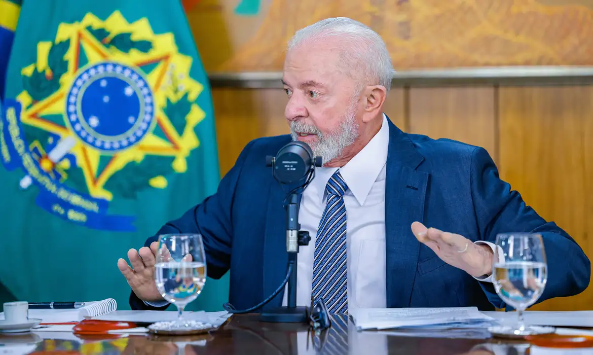 Lula defende que só Biden pode avaliar se está apto a ser candidato