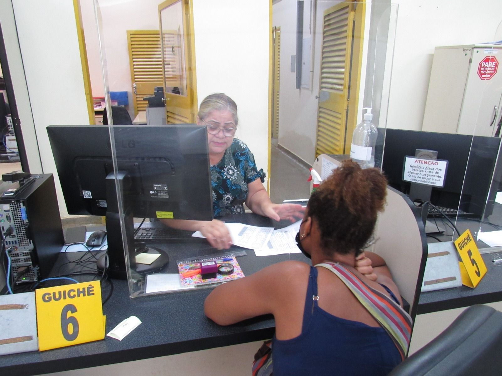 Durante a participação na 32ª edição do GDF Mais Perto do Cidadão, o Detran vai levar aos moradores da Região Administrativa da Estrutural vários serviços relacionados a habilitação e veículos | Foto: Divulgação/Detran-DF
Moradores da Estrutural terão atendimento do Detran no GDF Mais Perto do Cidadão
