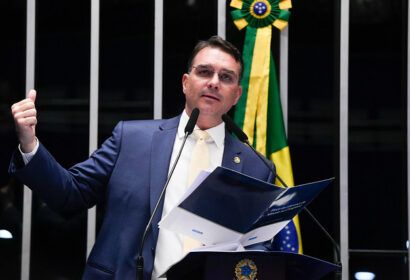 flavio-bolsonaro-pede-impeachm