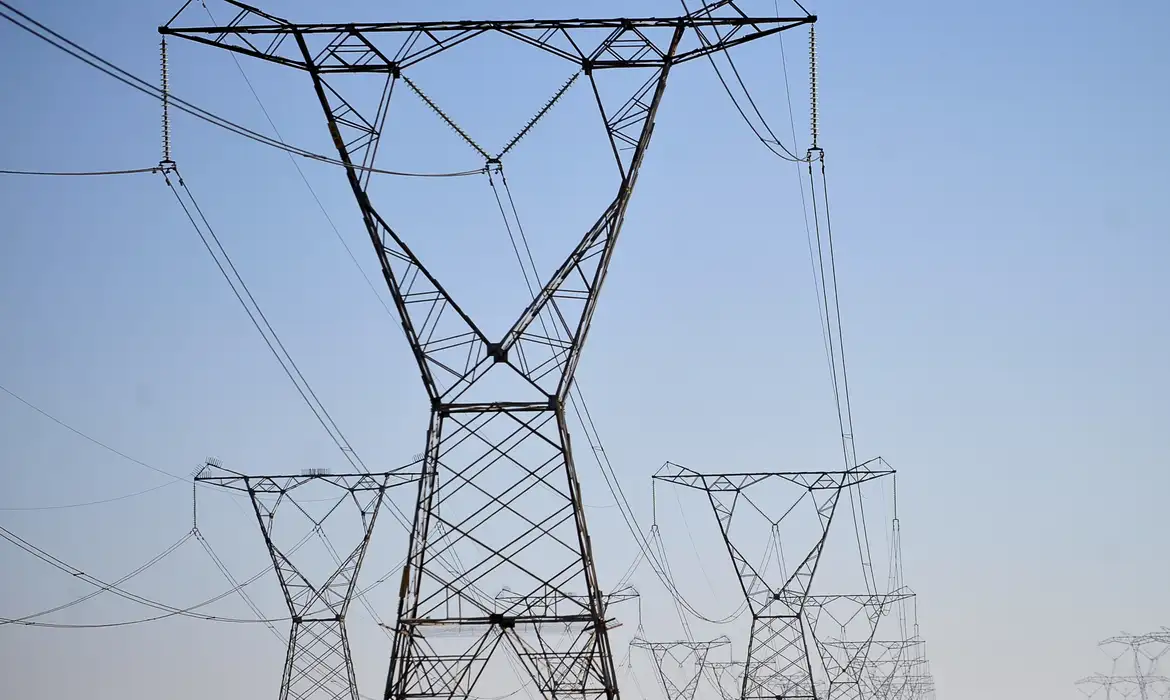 A estimativa consta de uma nota técnica divulgada pelo Operador Nacional do Sistema Elétrico (ONS) Foto: (Marcello Casal jr/Agência Brasil) Economia com horário de verão pode beirar R$ 400 milhões