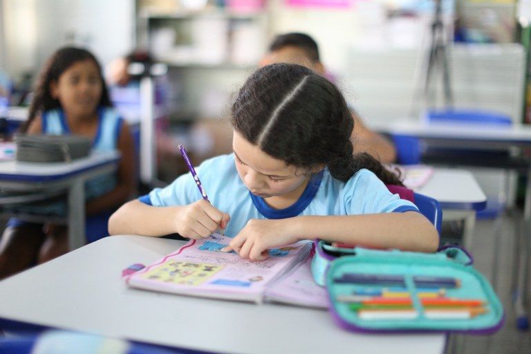 O intuito é reconhecer os resultados alcançados por redes municipais e estaduais no cumprimento de condições de melhoria da gestão, bem como no avanço em indicadores de atendimento e aprendizagem, com redução de desigualdades Foto: Fábio (Nakakura/MEC) Fundeb: prazo para envio de dados do Vaar vai até 15/9
