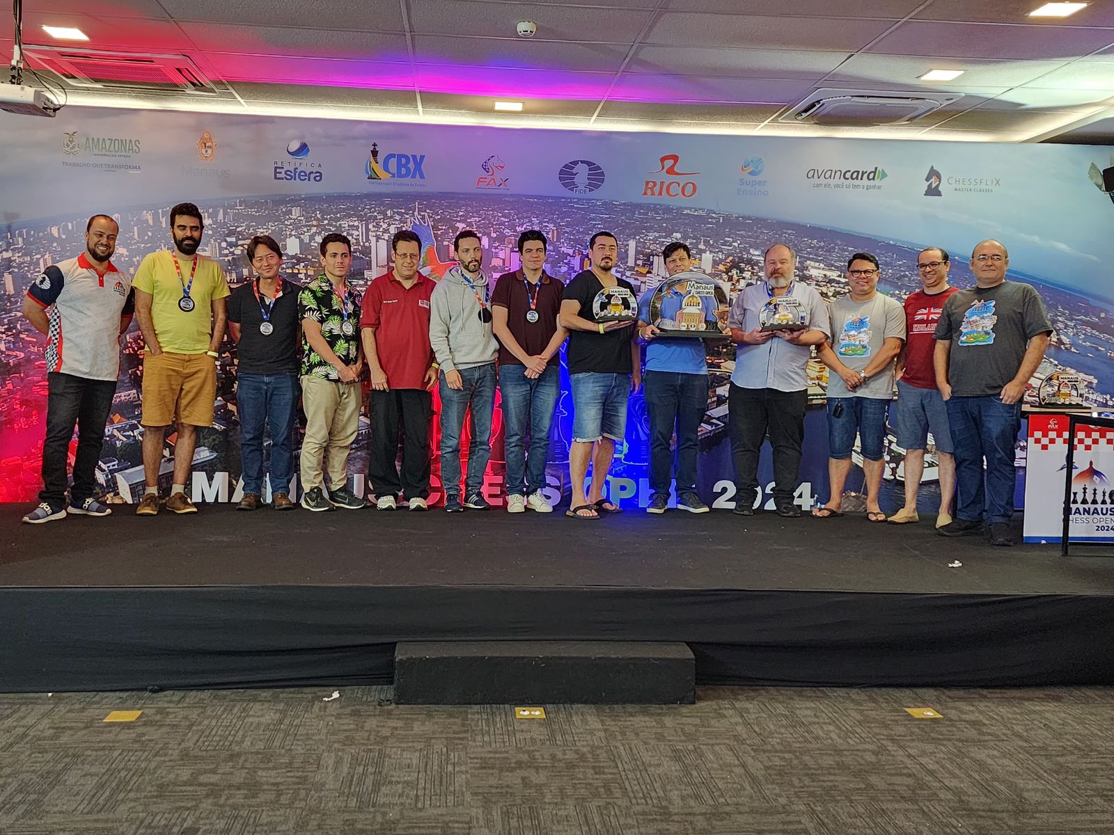 Foram sete dias de disputas acirradas envolvendo atletas do mundo inteiro bem no meio da Amazônia Foto: (Divulgação/FAX) GM Rafael Leitão é o campeão do Manaus Chess Open 2024 no último dia de rodadas