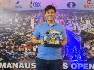 O Grande Mestre Rafael Leitão alcançou o lugar mais alto no pódio do Aberto do Manaus Chess Open Foto: (Divulgação/FAX)