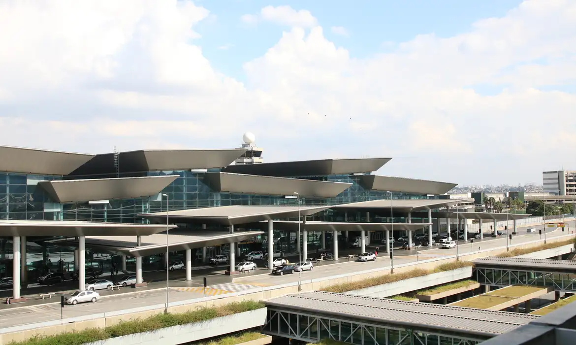Foto: (Rovena Rosa/Agência Brasil)
Homem é assassinado no Aeroporto Internacional de Guarulhos