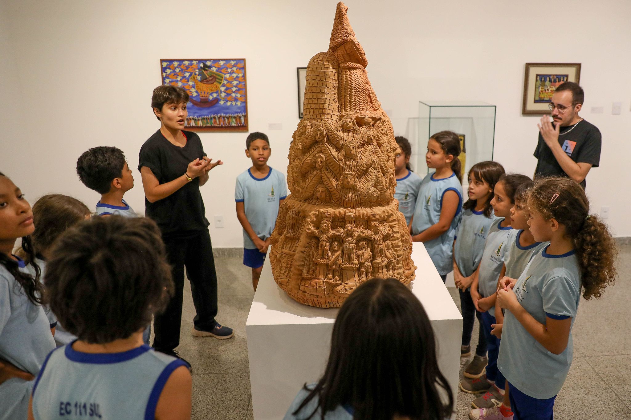 Alunos da Escola Classe (EC) 111 Sul visitaram a exposição temporária Museu Imaginário, do MAB, na última quarta (6), por meio do projeto MAB Educativo Foto: (Joel Rodrigues/Agência Brasília) Visitas guiadas ao Museu de Arte de Brasília estão com inscrições abertas