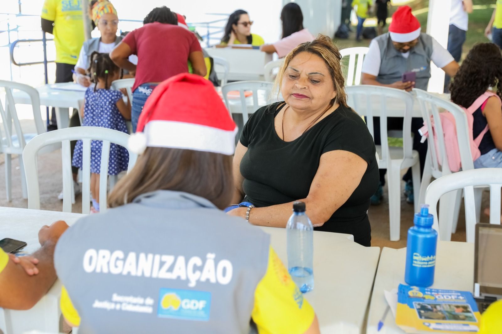 Equipes da Sejus-DF e de outros órgãos do GDF estarão prestando serviços gratuitos à comunidade Foto: (Divulgação/Sejus-DF)
GDF Mais Perto do Cidadão faz a última parada de 2024 em Ceilândia