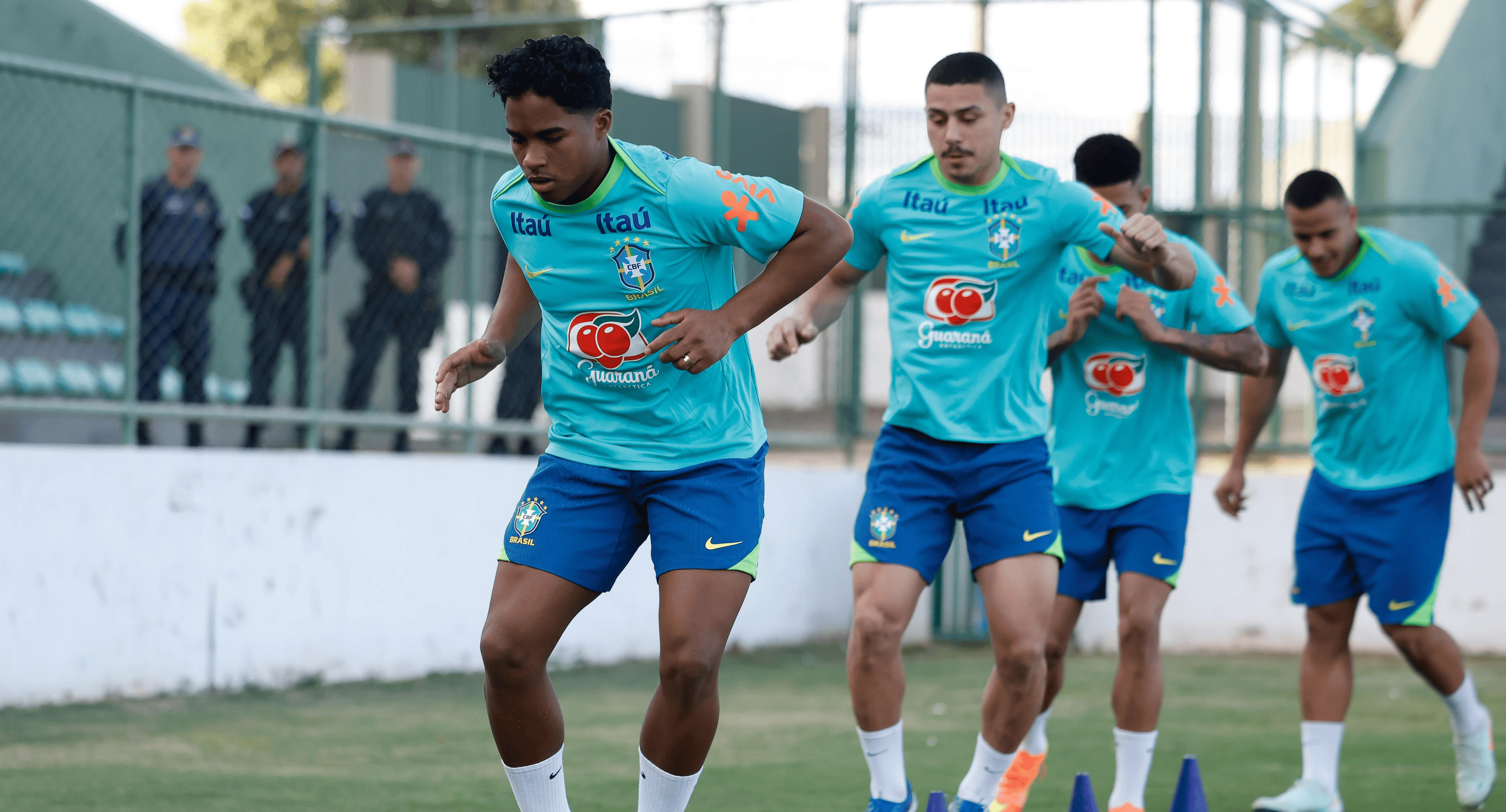 Foto: (Rafael Ribeiro/CBF) Dorival comanda primeiro treino com grupo completo