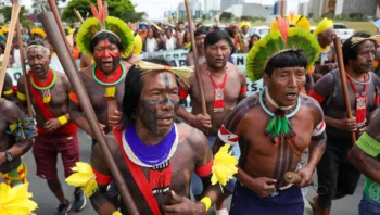 pm-e-indigenas-entram-em-confr