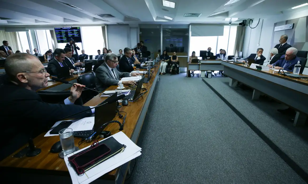 CCJ do Senado suspende demarcação de terras indígenas em SC