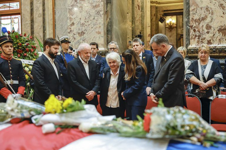 Foto: (Ricardo Stuckert/PR)
No adeus a Mujica, Lula exalta exemplo de política ‘digna, respeitosa e humana’