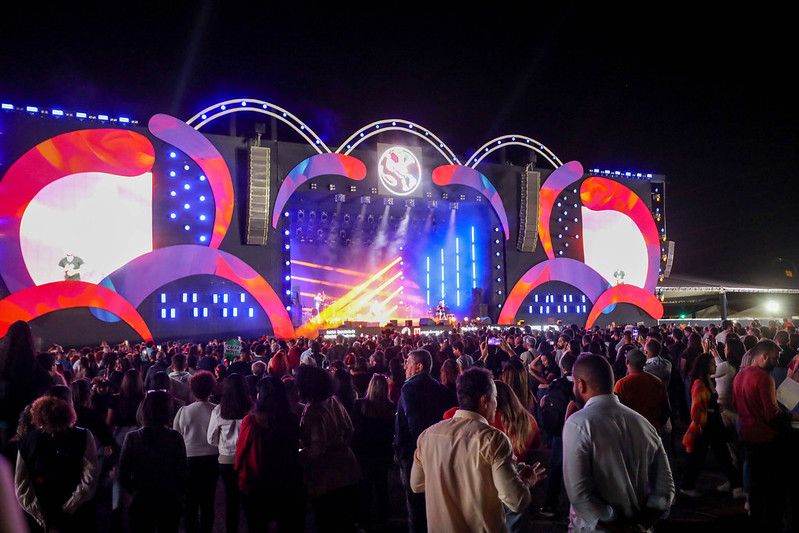 Artistas de diversos cantos reuniram-se, nesta quarta-feira (21), na Praça dos Três Poderes, para celebrar o Dia Mundial da Diversidade Cultural. Foto: Joel Rodrigues/ Agência Brasília
Público celebra Dia Mundial da Diversidade Cultural com shows gratuitos na Praça dos Três Poderes