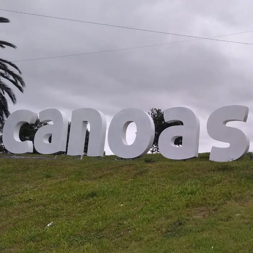 Chuva acima do esperado alaga ruas e causa transtornos em Canoas