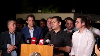 em-reuniao-historica-com-camar
