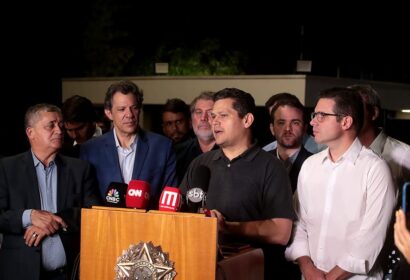 em-reuniao-historica-com-camar