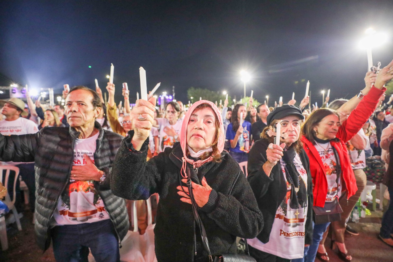 A previsão era de que 1,3 milhão de pessoas acompanhassem os eventos ao longo de toda a semana | Fotos: Joel Rodrigues/Agência Brasília
Fiéis lotam o Taguaparque para acompanhar missa que encerra programação de Pentecostes