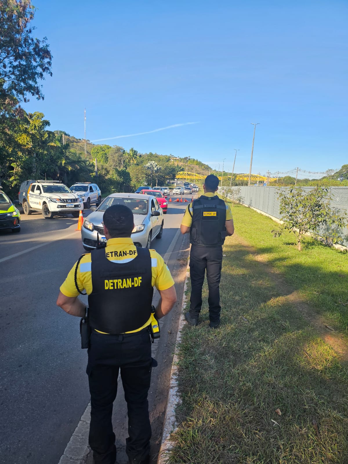 Equipes autuaram de sexta-feira a domingo em diferentes pontos do DF | Foto: Divulgação/Detran-DF
Fiscalização autua 34 condutores alcoolizados no fim de semana