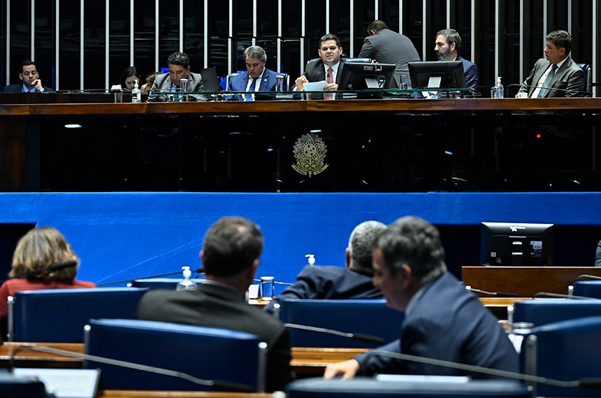 Mudança já será aplicada na próxima eleição, quando a Câmara receberá 18 deputados a mais.
Foto: (Andressa Anholete/Agência Senado) Senado aprova ampliação da Câmara para 531 deputados a partir de 2027